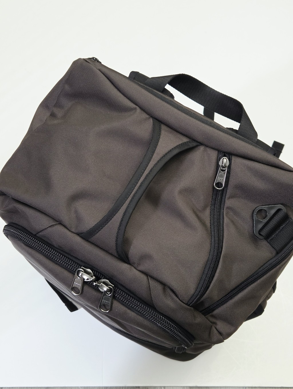 Excellent Tom Bihn Techonaut 45 Backpack Travel Bag — image 4 of 8
